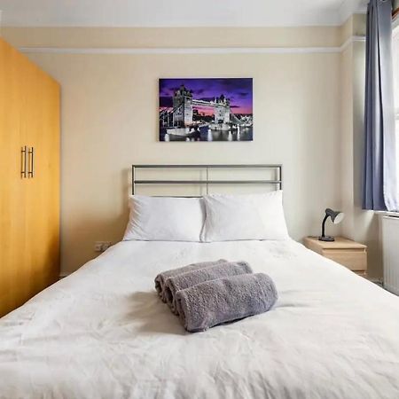 Lovely 3-Bed 20 Minutes To Central Londra Esterno foto