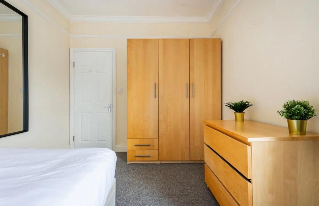 Lovely 3-Bed 20 Minutes To Central Londra Esterno foto