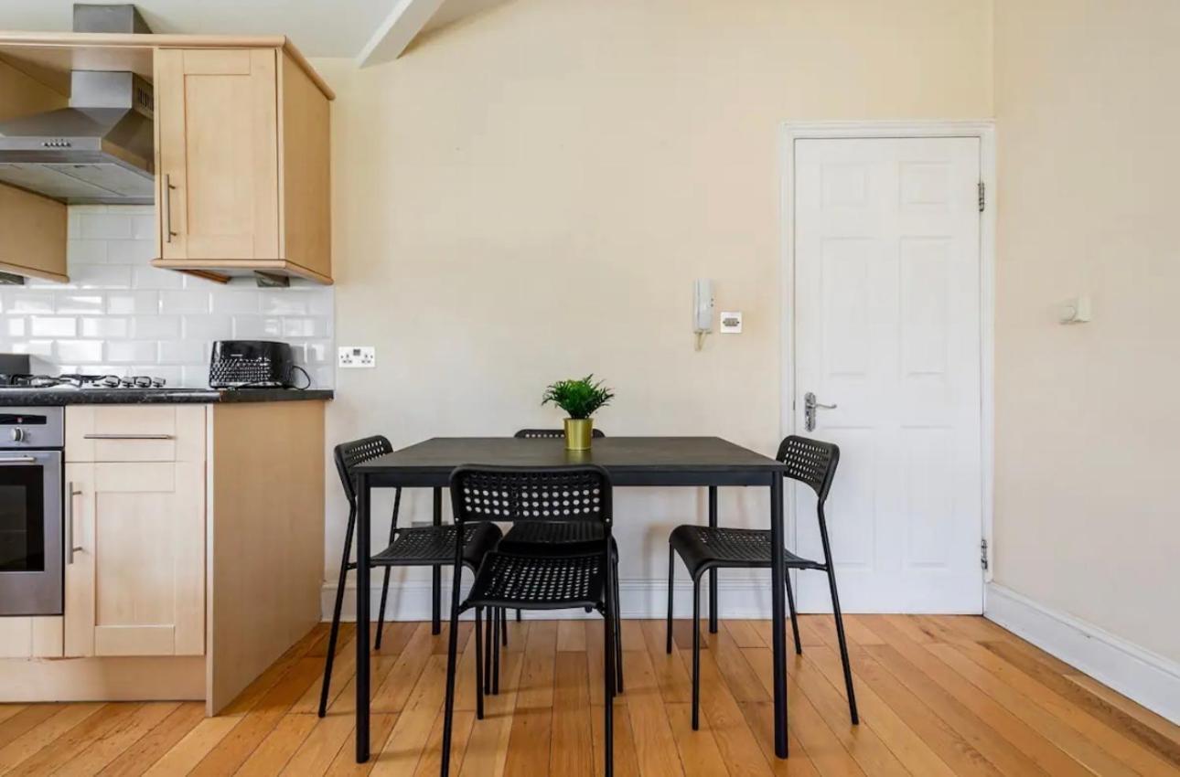 Lovely 3-Bed 20 Minutes To Central Londra Esterno foto