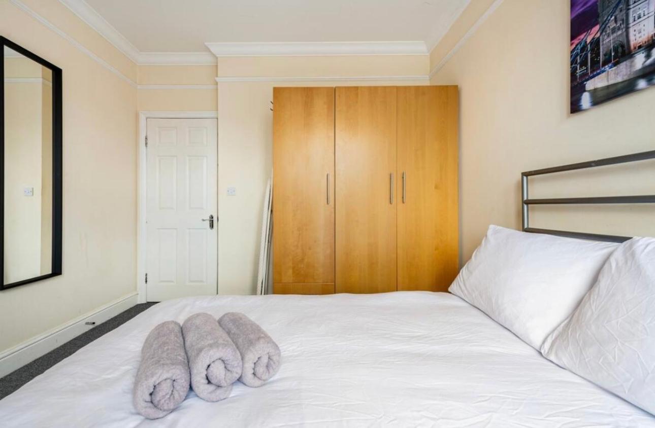 Lovely 3-Bed 20 Minutes To Central Londra Esterno foto