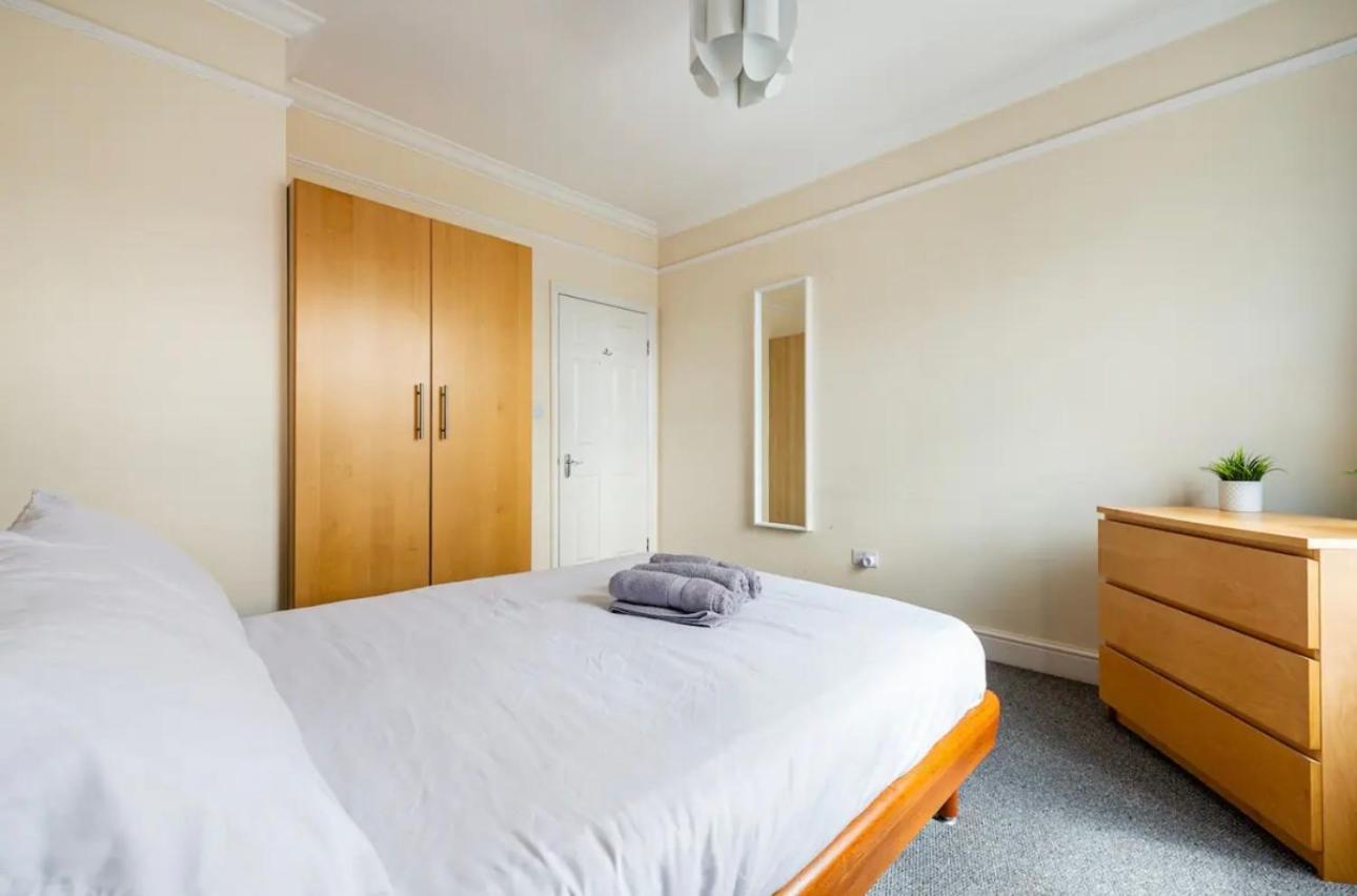 Lovely 3-Bed 20 Minutes To Central Londra Esterno foto